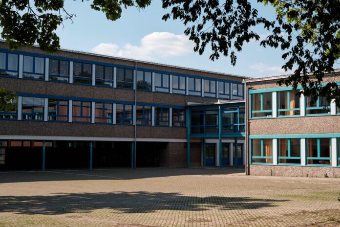 德国文理中学校园建筑与学生活动空间